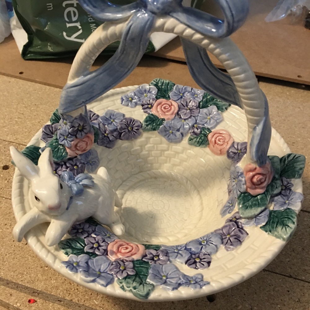 Fitz and Floyd 1993 vintage rabbit basket